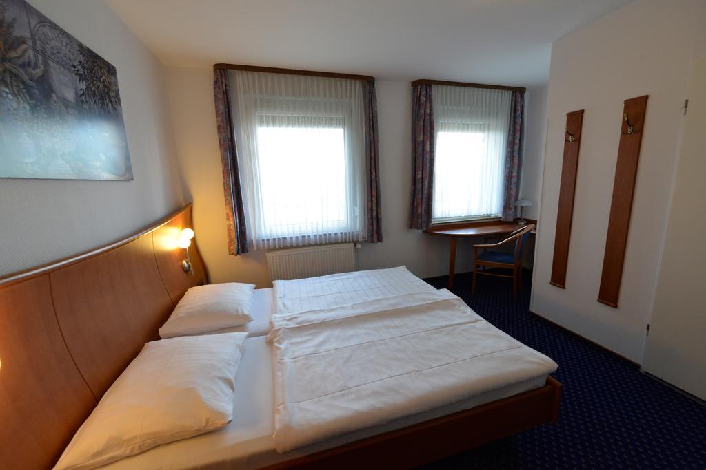 Trollinger Hof Hotel บาดเอินเฮาเซน ภายนอก รูปภาพ