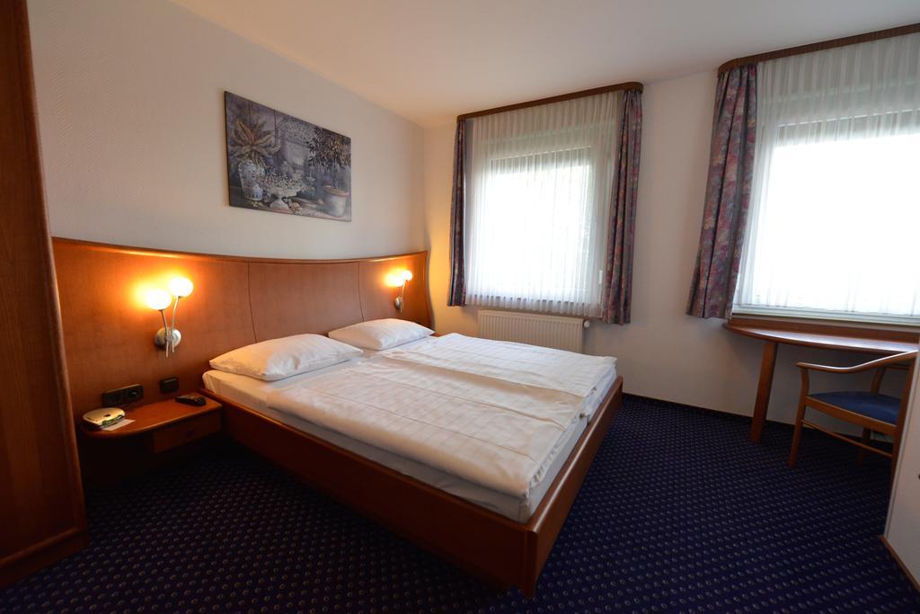 Trollinger Hof Hotel บาดเอินเฮาเซน ภายนอก รูปภาพ